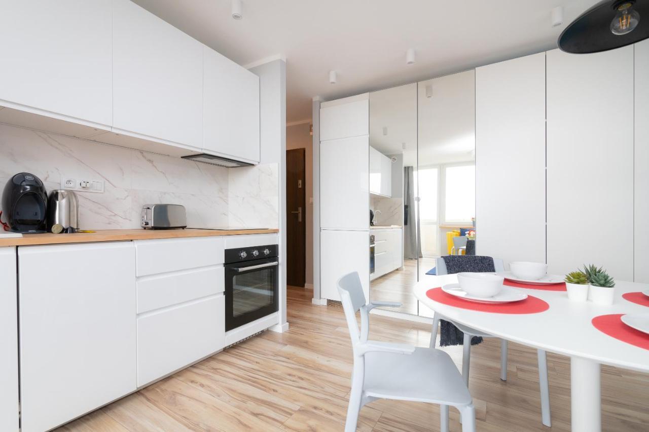 Beautiful 2 Rooms Flat With Balcony Varşova Dış mekan fotoğraf